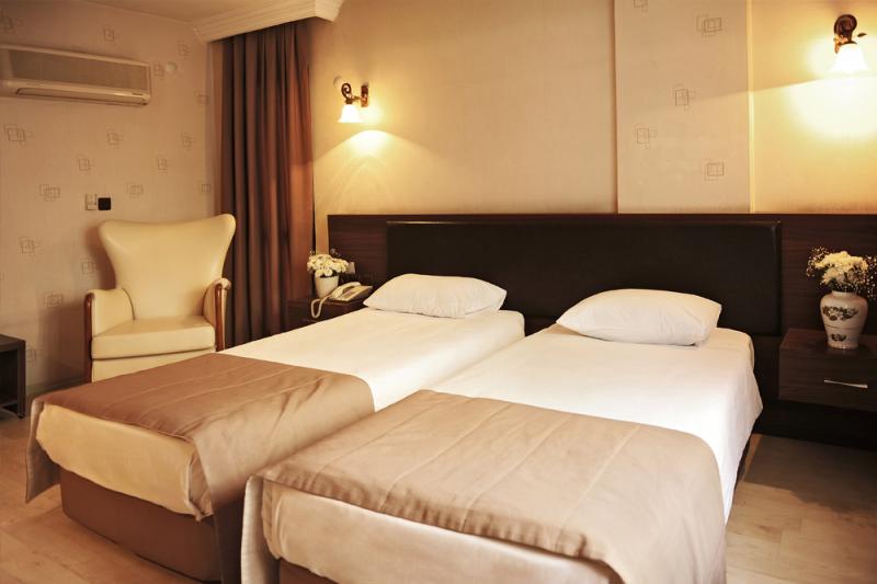 ÜSTÜN OTEL