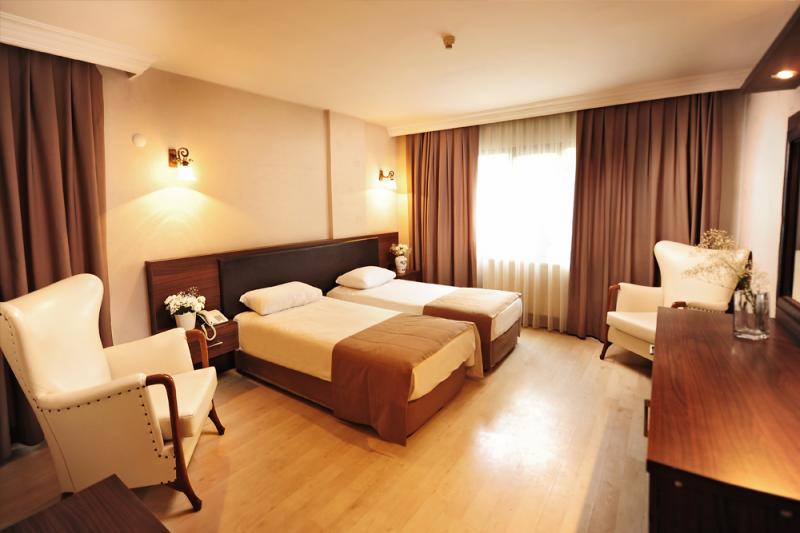 ÜSTÜN OTEL